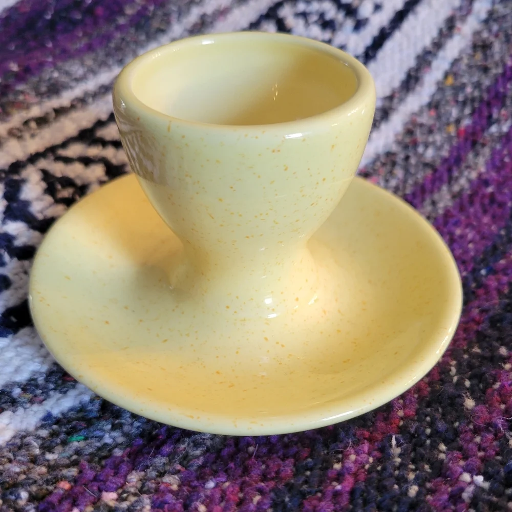 Vintage Williams Sonoma ceramic yellow speckled egg holder 🥚